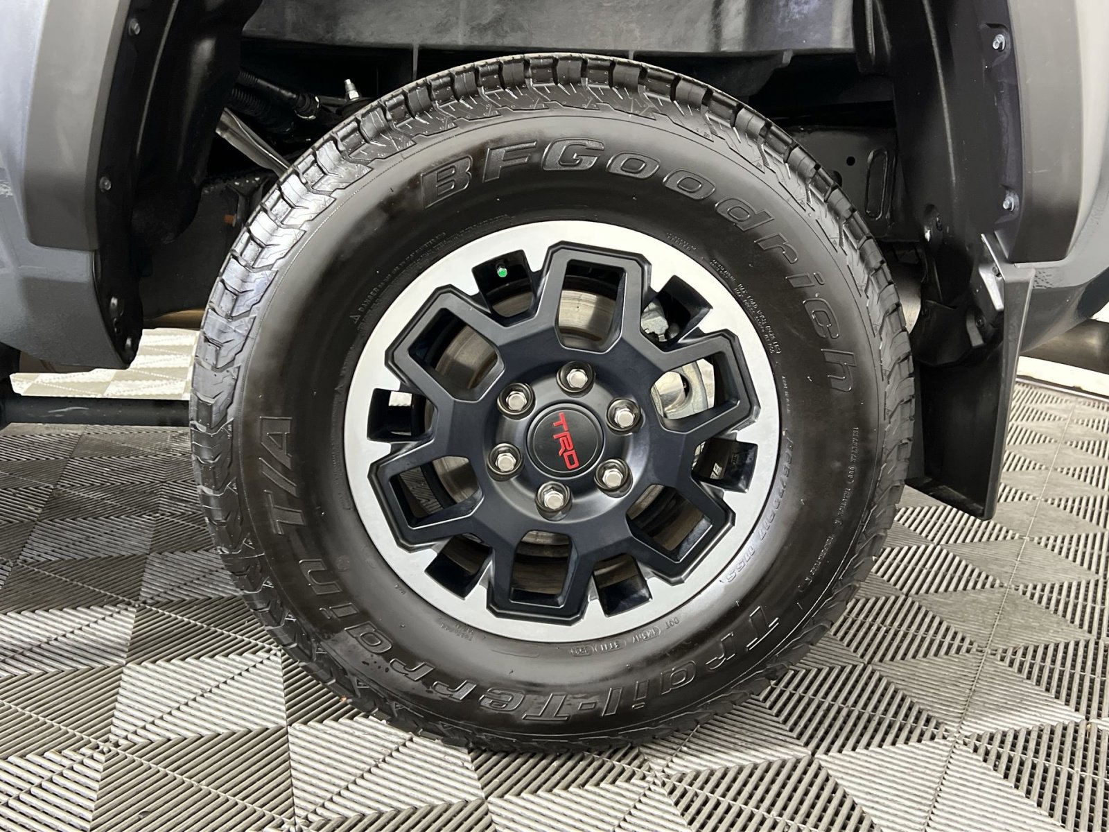 Used 2024 Toyota Tacoma TRD Off-Road image 12