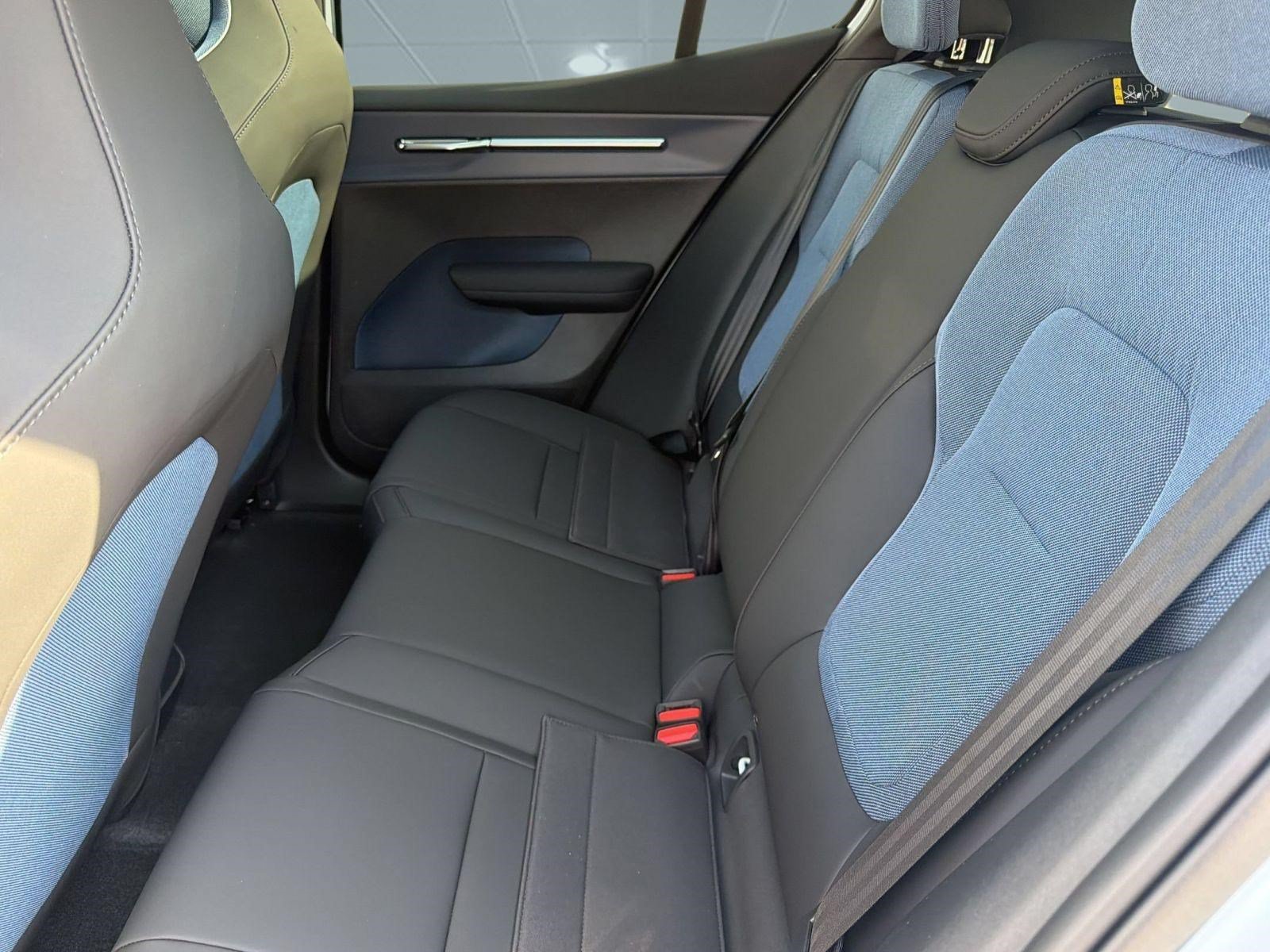 New 2026 Volvo EX30 Ultra w/ Climate Package AWD/4WD image 18