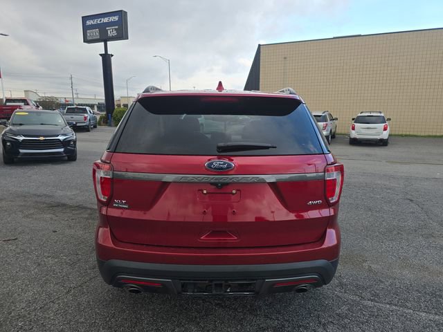 Used 2017 Ford Explorer XLT w/ Equipment Group 202A image 6