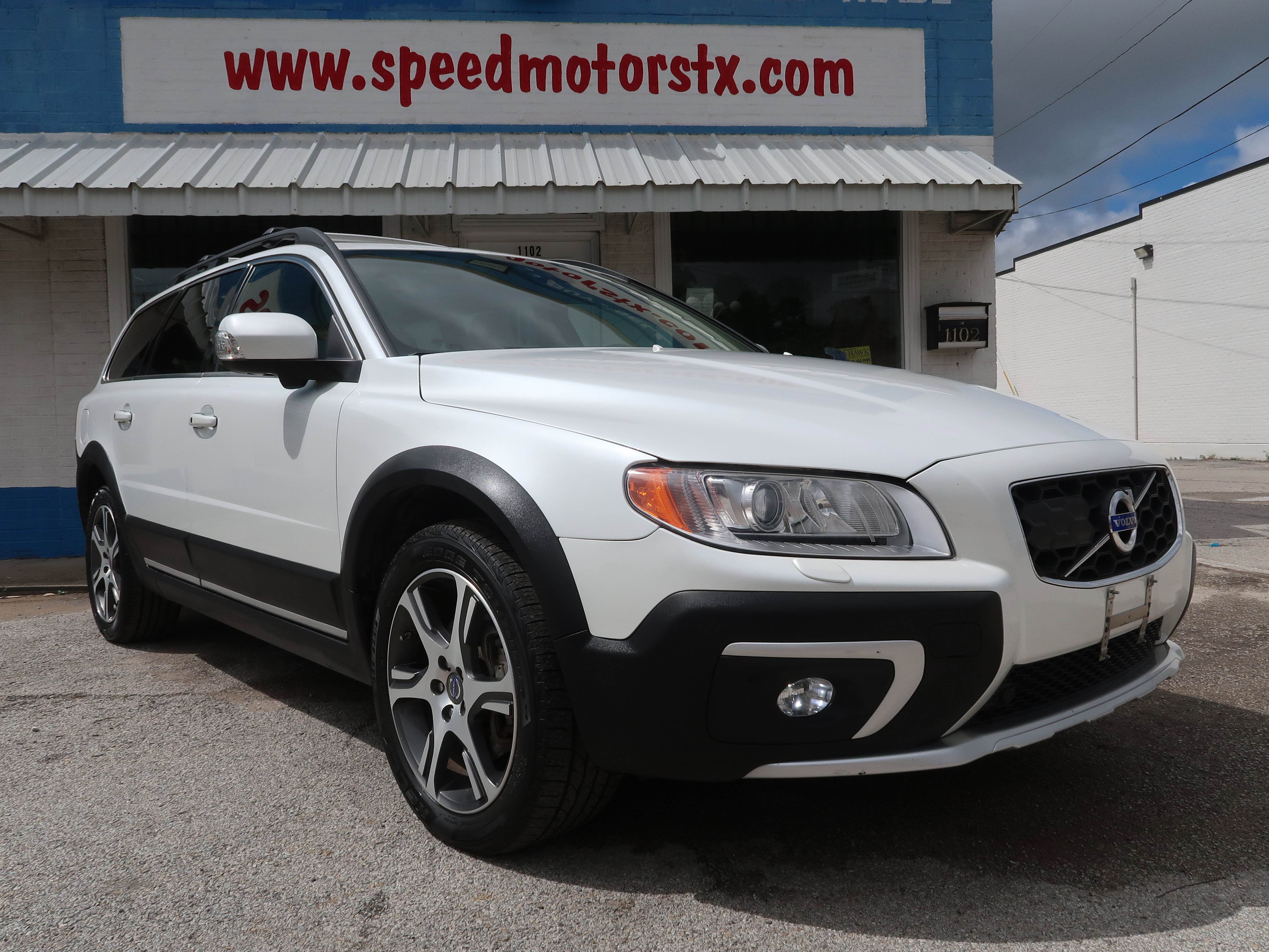 Used 2015 Volvo XC70 T6 Platinum w/ Climate Package AWD/4WD image 6