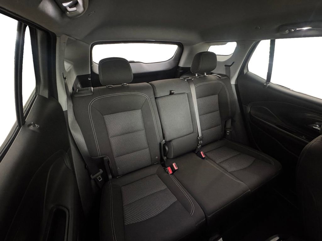 Used 2023 GMC Terrain SLE FWD image 16