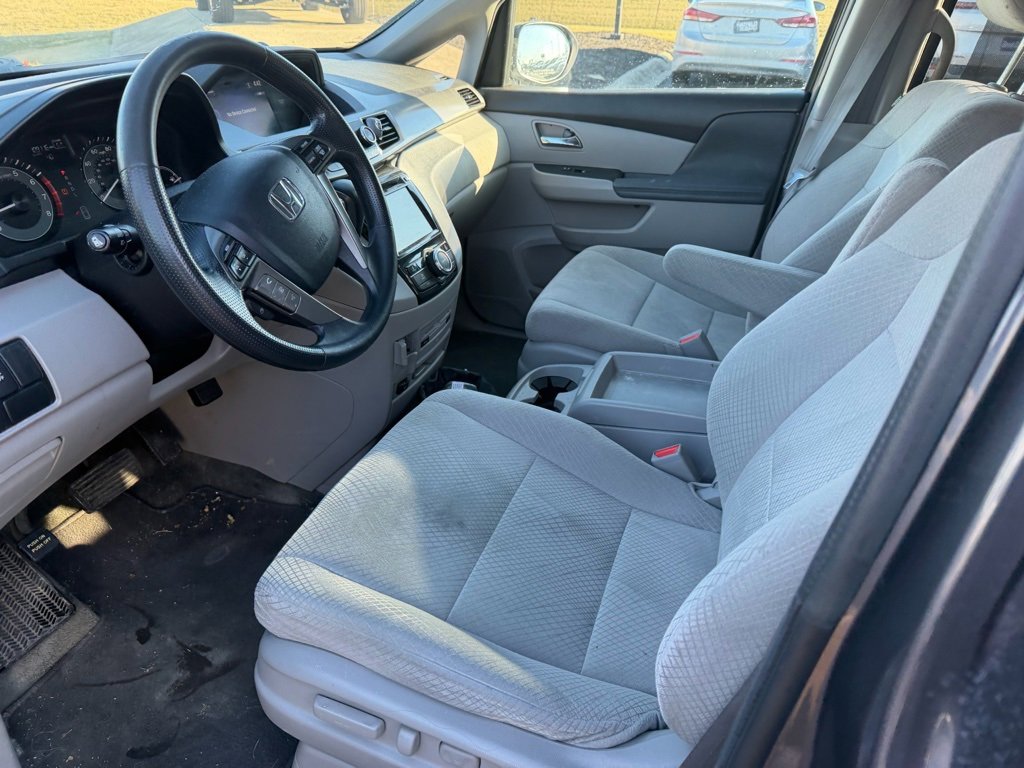 Used 2016 Honda Odyssey SE image 8