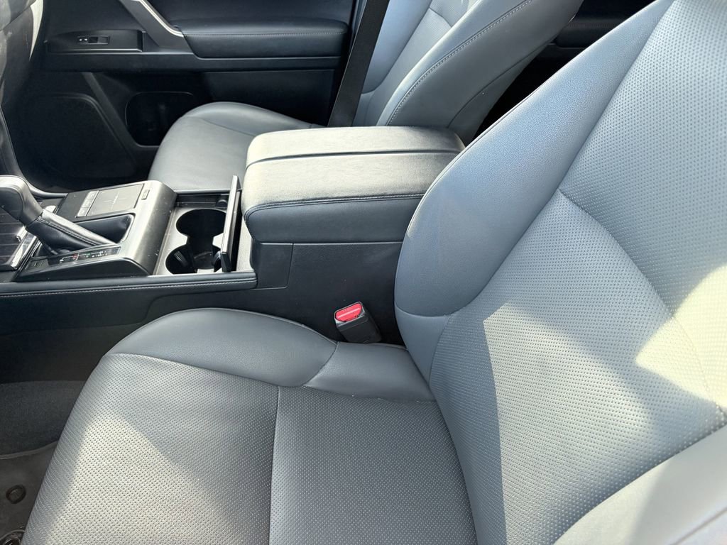 Used 2022 Lexus GX 460 Premium w/ Premium Package AWD/4WD image 4