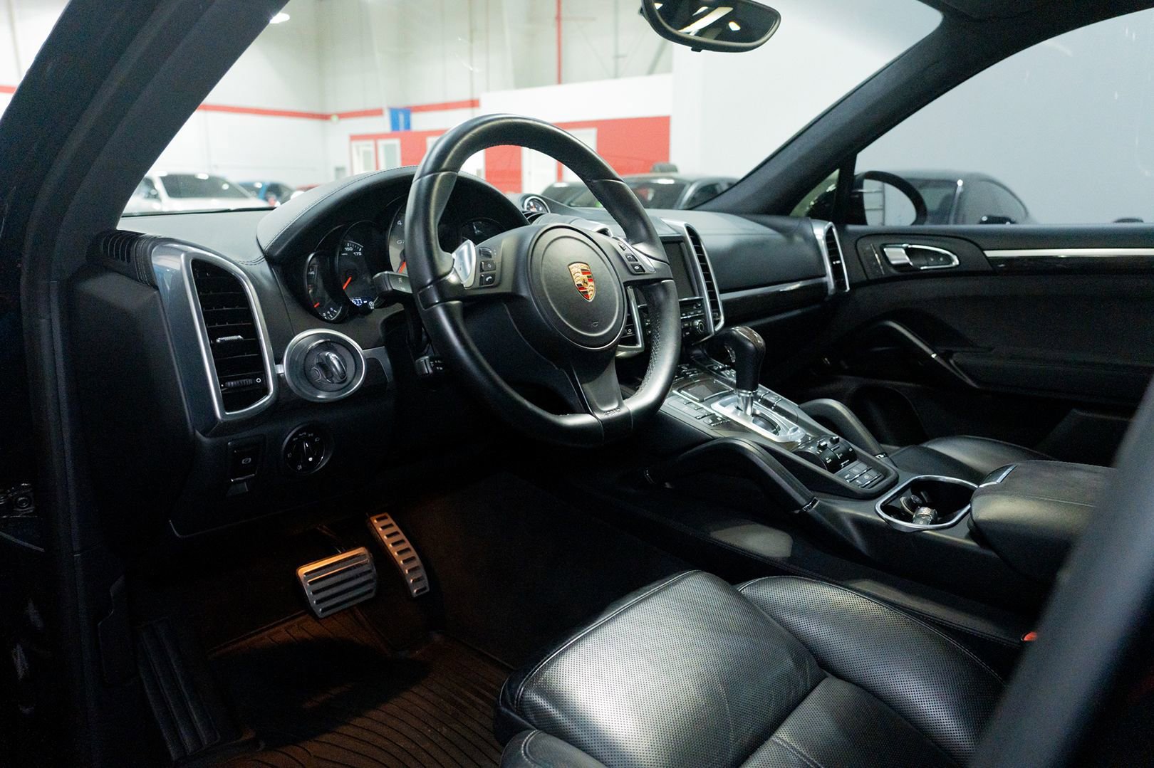 Used 2014 Porsche Cayenne GTS AWD/4WD image 18