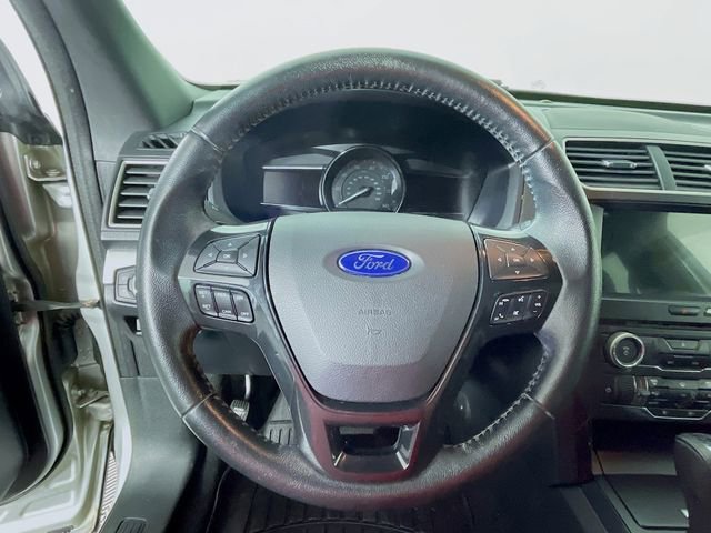 Used 2017 Ford Explorer XLT w/ Equipment Group 201A image 12