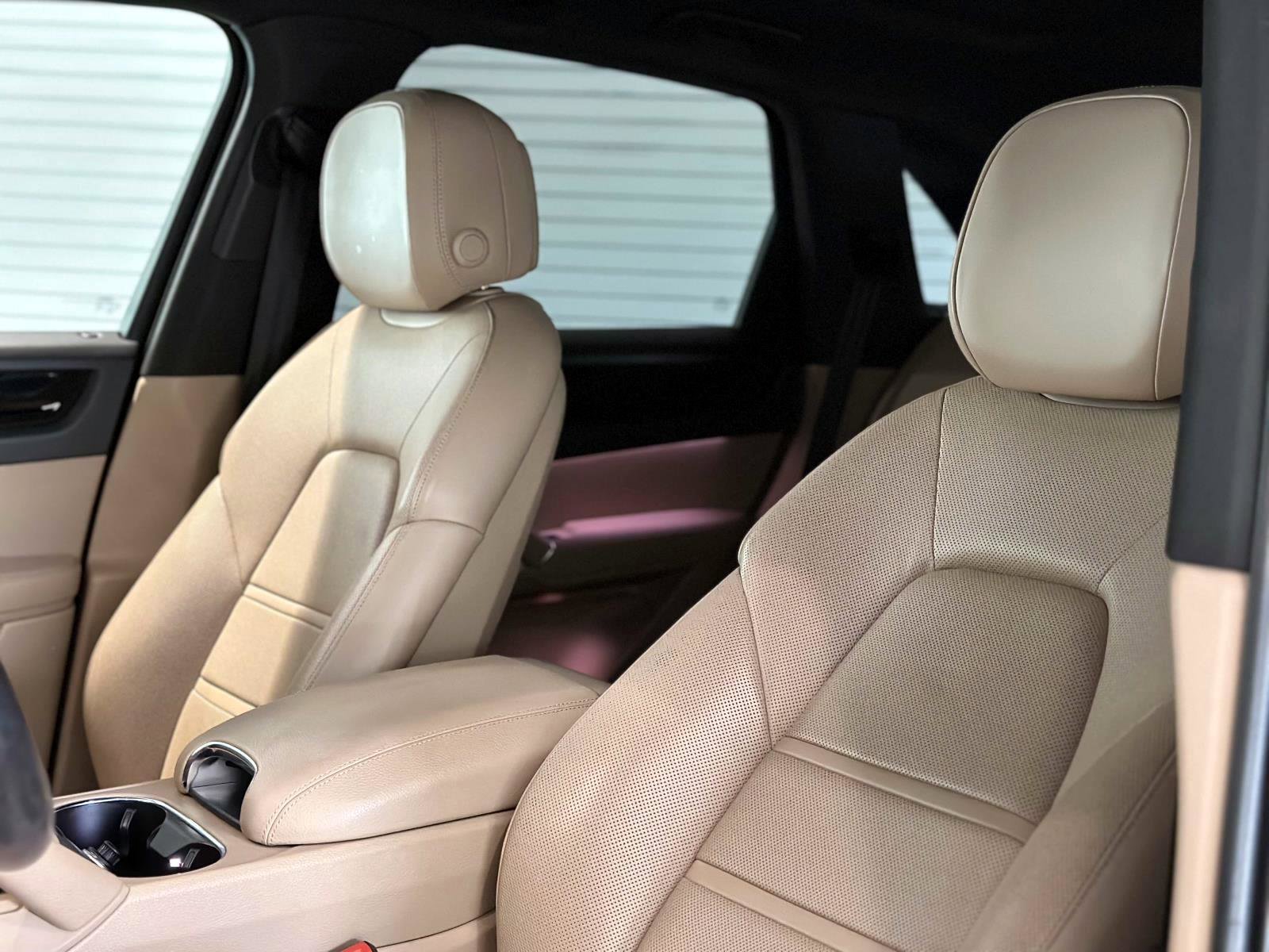 Certified 2021 Porsche Cayenne image 5