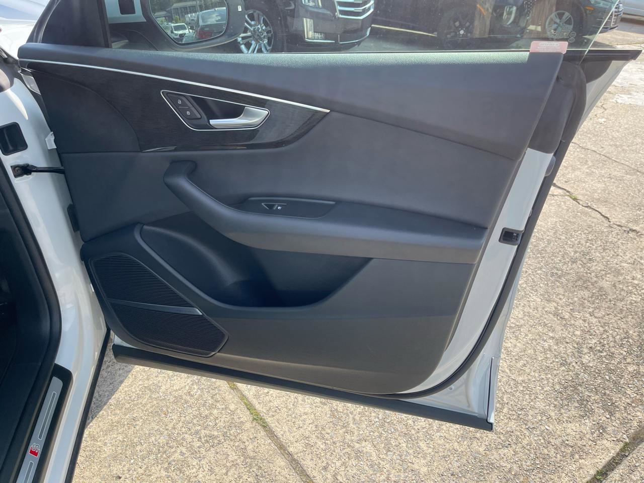 Used 2019 Audi Q8 Premium Plus image 18