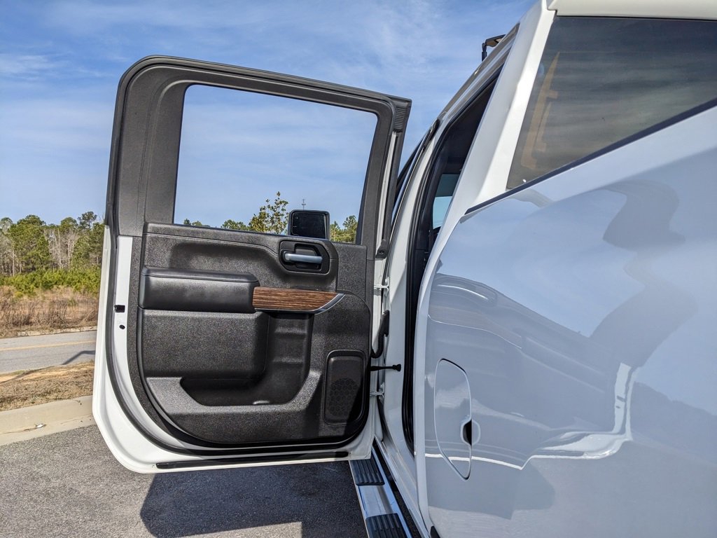 Used 2022 Chevrolet Silverado 2500 High Country w/ Safety Package II image 59