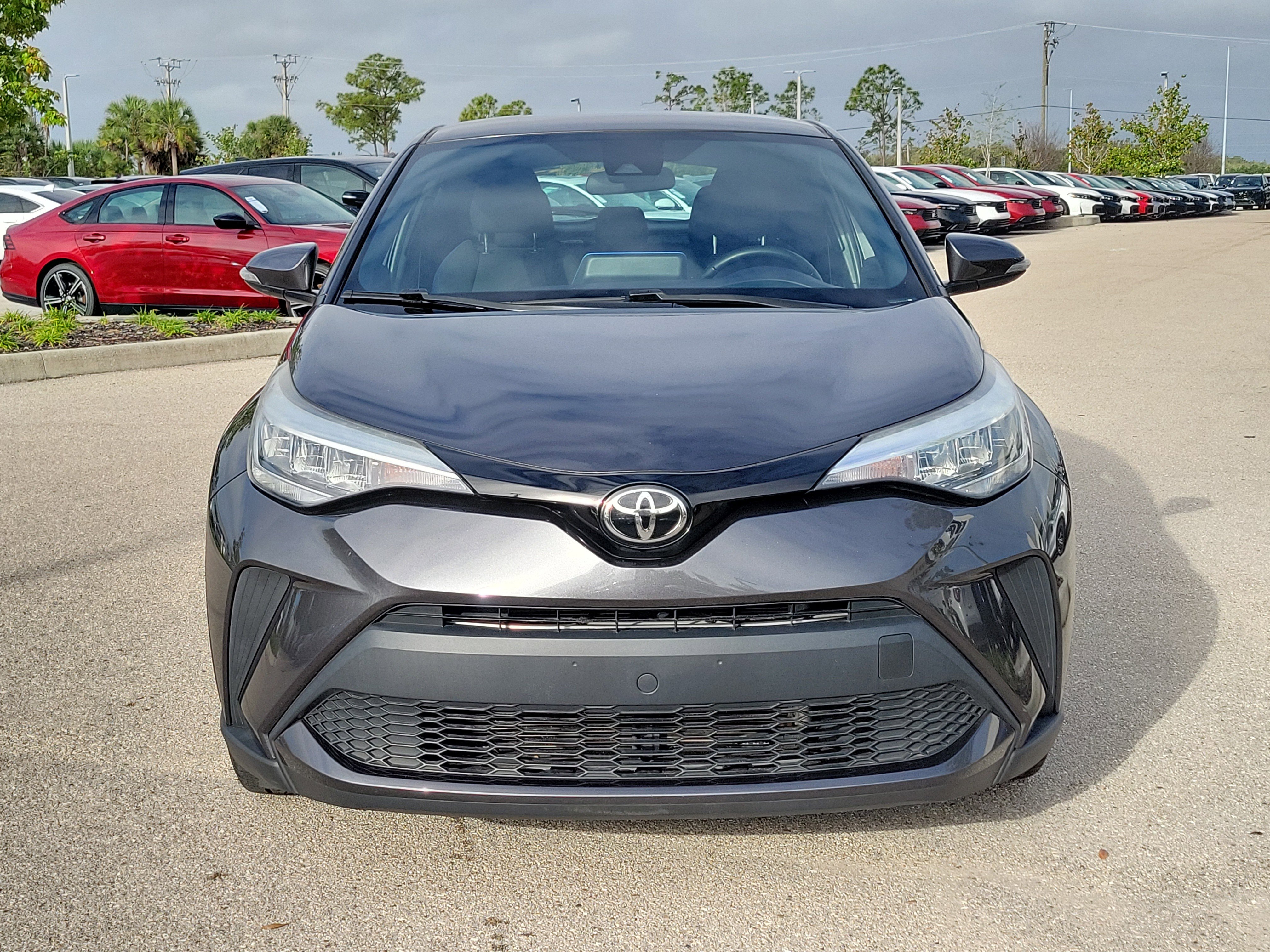 Used 2021 Toyota C-HR XLE FWD image 2
