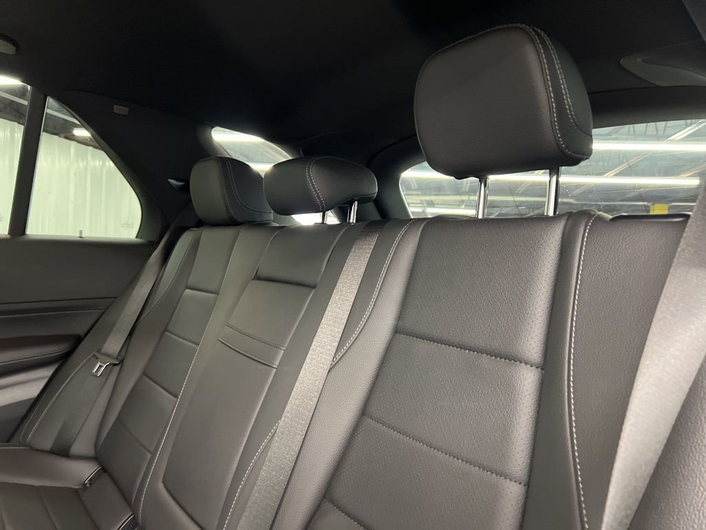 Used 2025 Mercedes-Benz GLE 350 4MATIC image 11