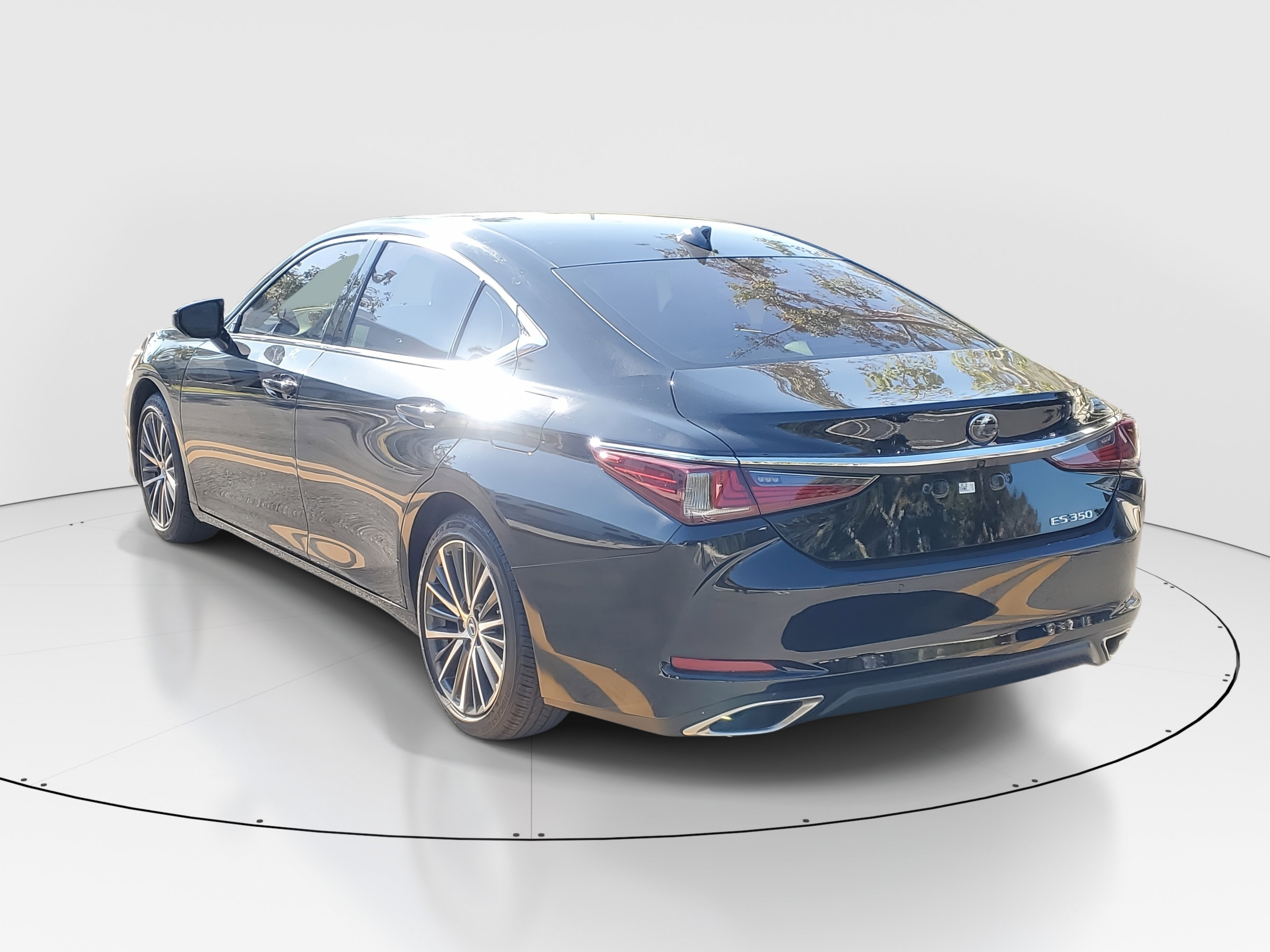 Used 2024 Lexus ES 350 w/ Premium Package image 5