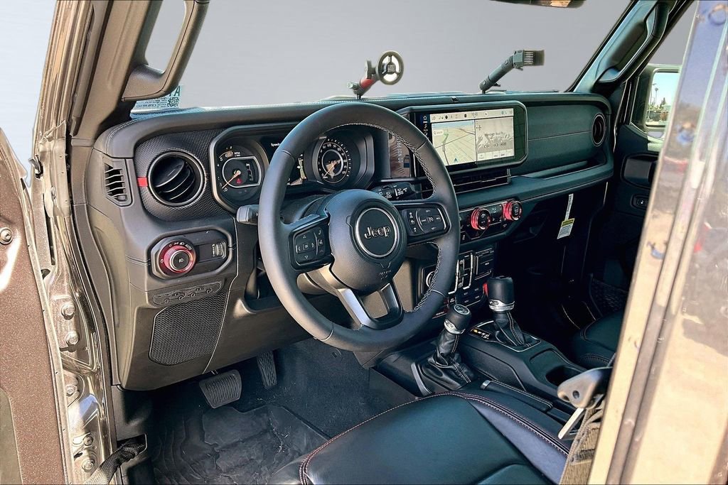 Certified 2025 Jeep Wrangler Unlimited Rubicon w/ Convenience Group AWD/4WD image 4