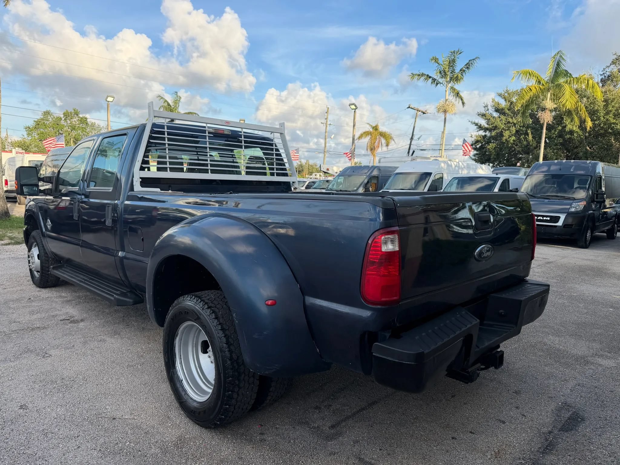 Used 2015 Ford F350 4x4 Crew Cab DRW Super Duty w/ Power Equipment Group image 3