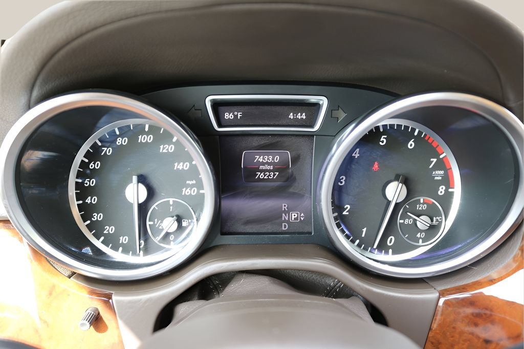 Used 2014 Mercedes-Benz GL 550 4MATIC image 30