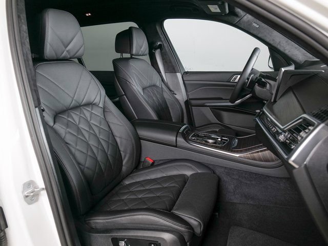 Used 2026 BMW X7 xDrive40i w/ M Sport Package AWD/4WD image 11
