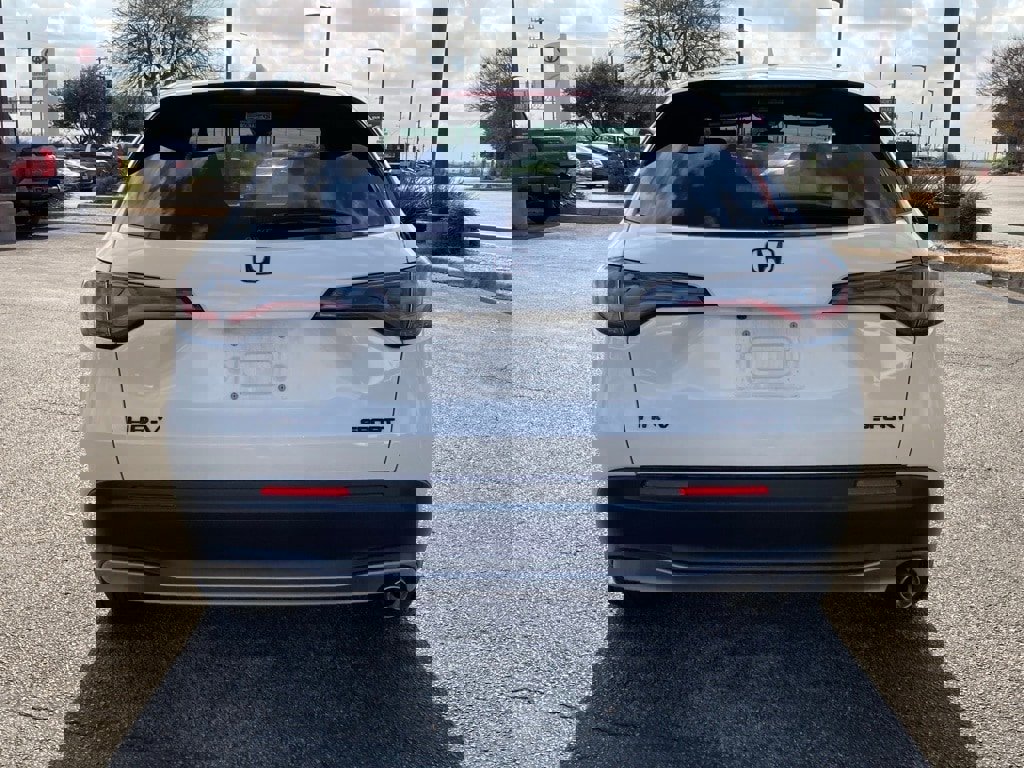 Used 2025 Honda HR-V Sport image 6