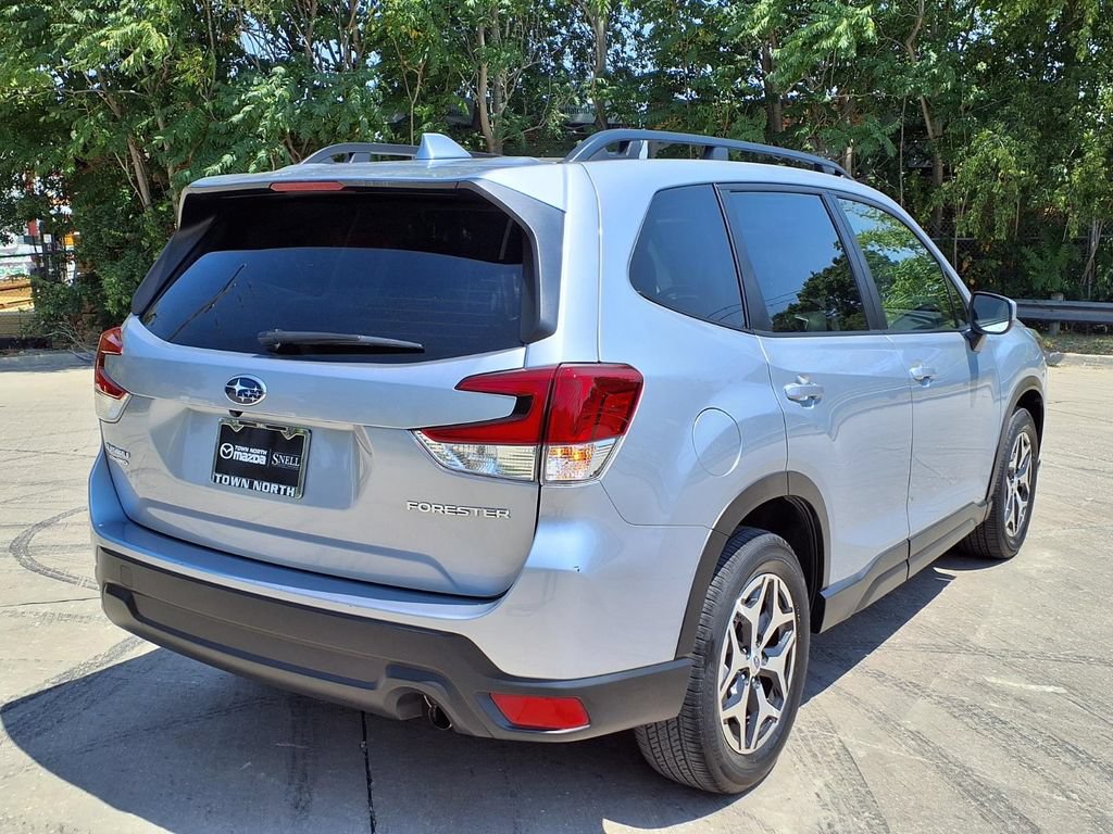 Used 2023 Subaru Forester Premium AWD/4WD image 3