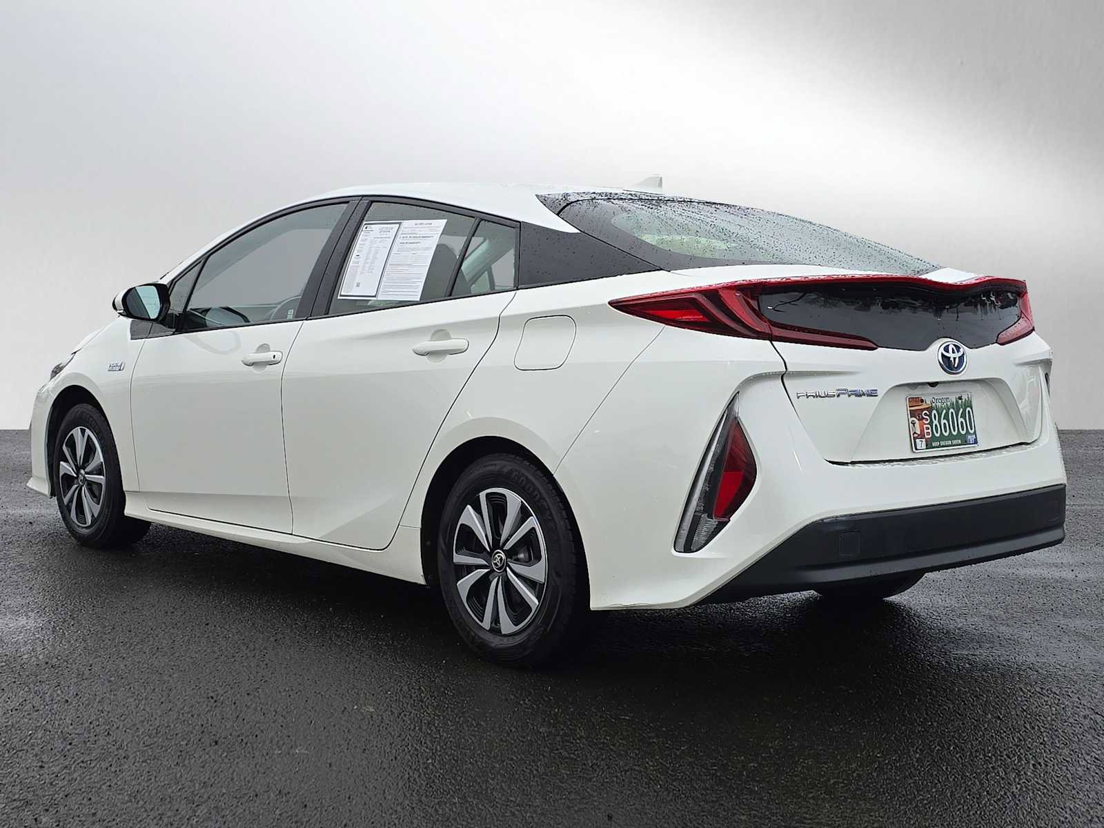 Certified 2018 Toyota Prius Prime Plus image 6