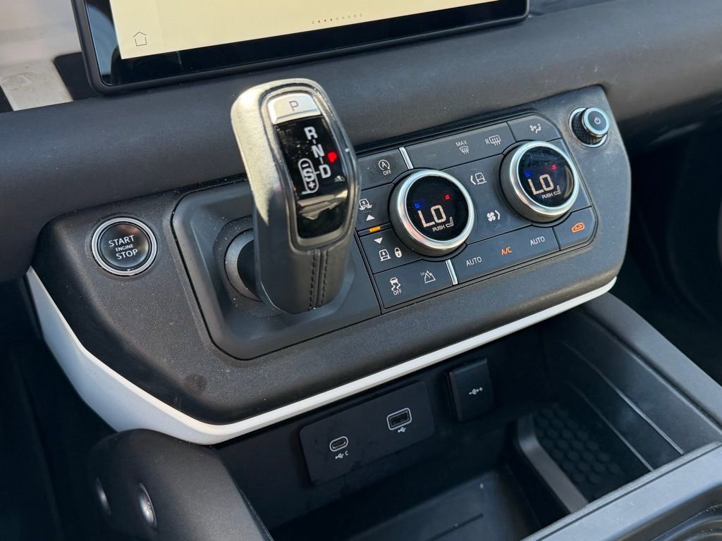 Used 2023 Land Rover Defender 110 S image 21