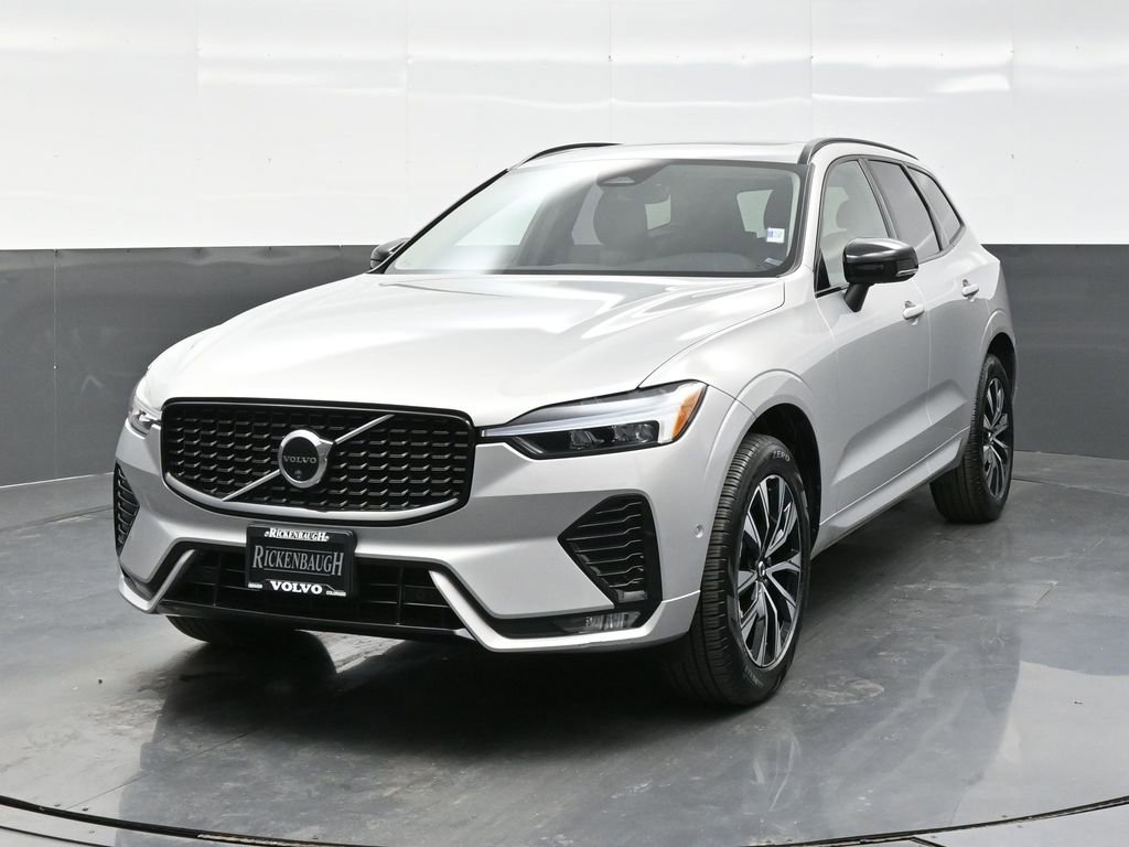Used 2025 Volvo XC60 B5 Plus image 2