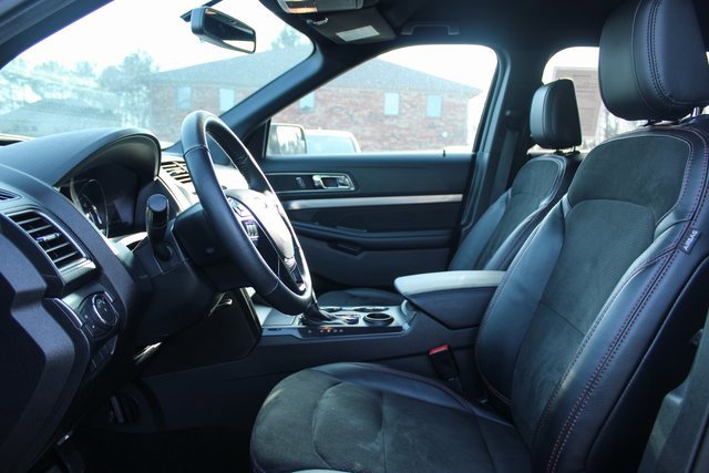 Used 2018 Ford Explorer XLT w/ Equipment Group 202A image 12
