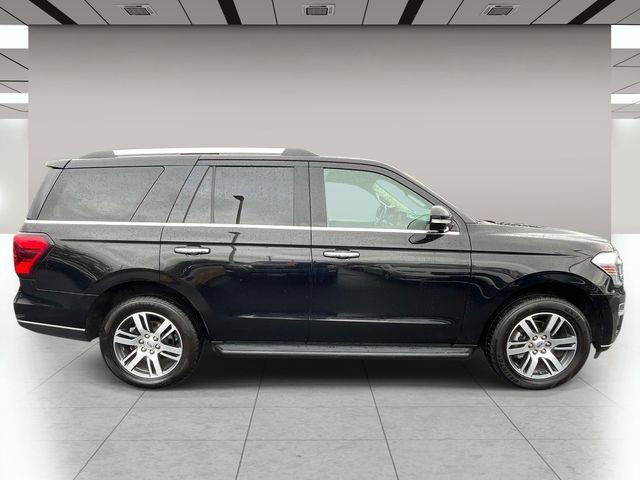 Used 2024 Ford Expedition Limited AWD/4WD image 2