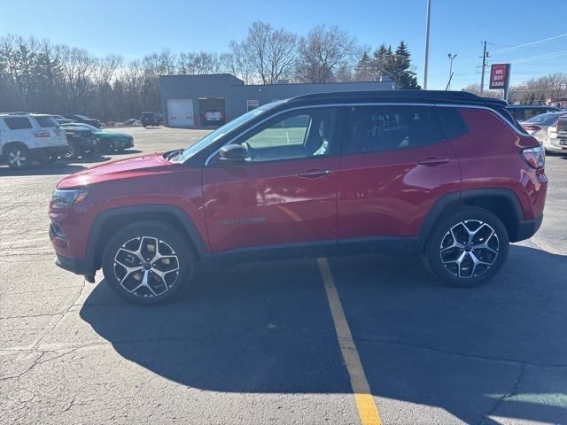 Used 2025 Jeep Compass Limited image 5