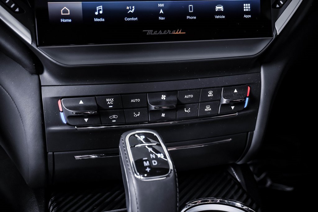 Used 2024 Maserati Ghibli Trofeo image 27