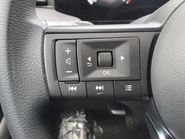 New 2025 Nissan Kicks SV w/ Illumination Package image 17