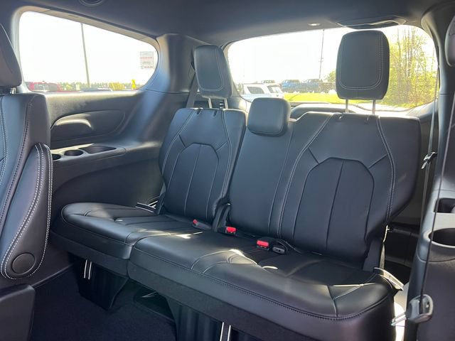 New 2026 Chrysler Pacifica Select AWD/4WD image 5