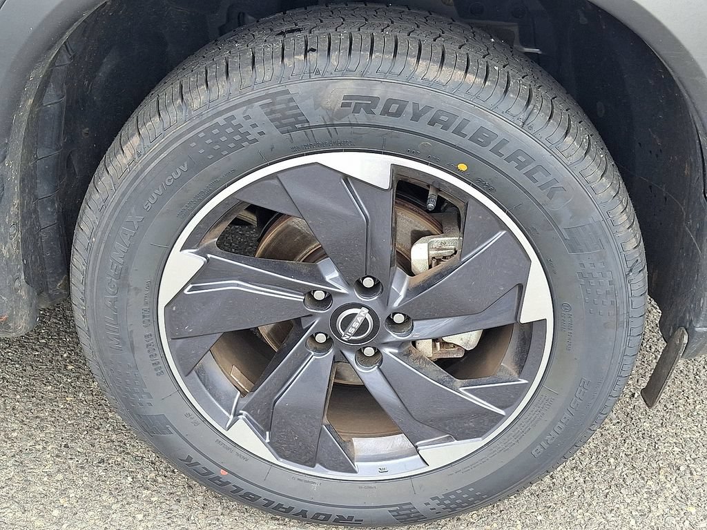 Used 2025 Nissan Rogue SV AWD/4WD image 9
