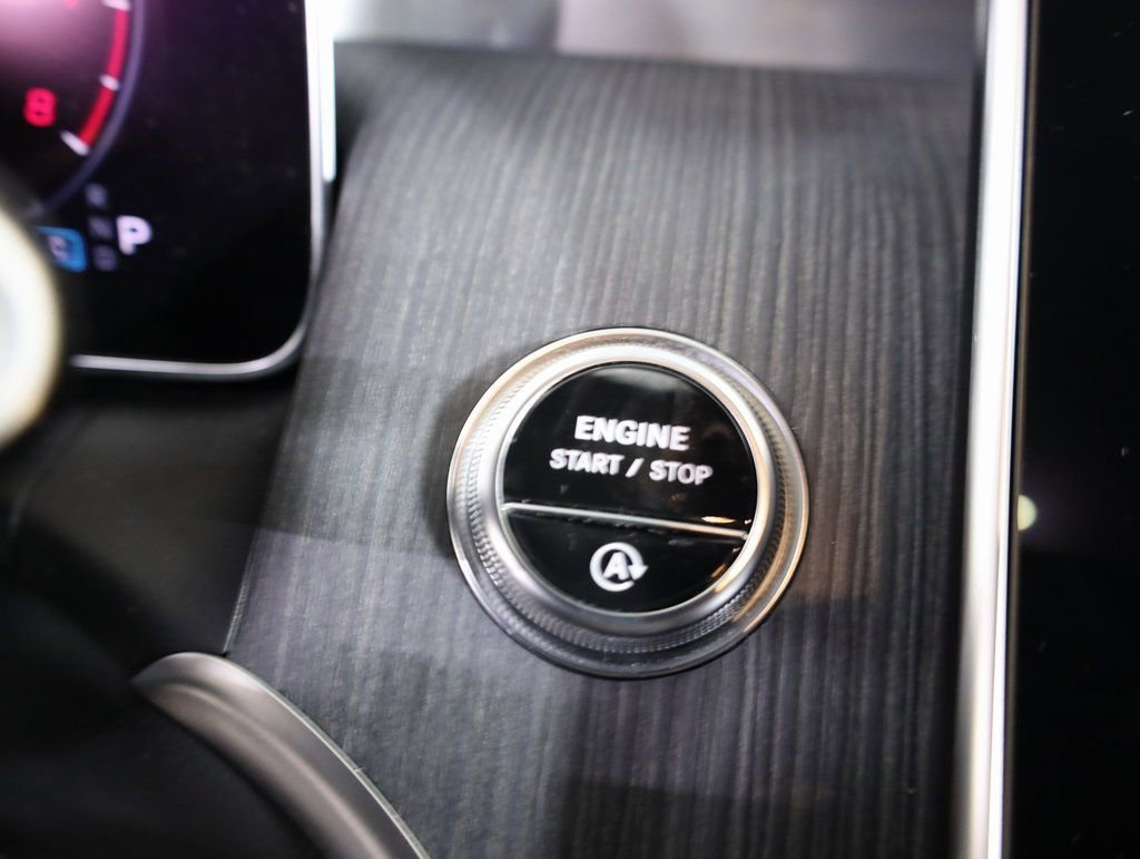 Used 2024 Mercedes-Benz GLC 300 4MATIC image 28