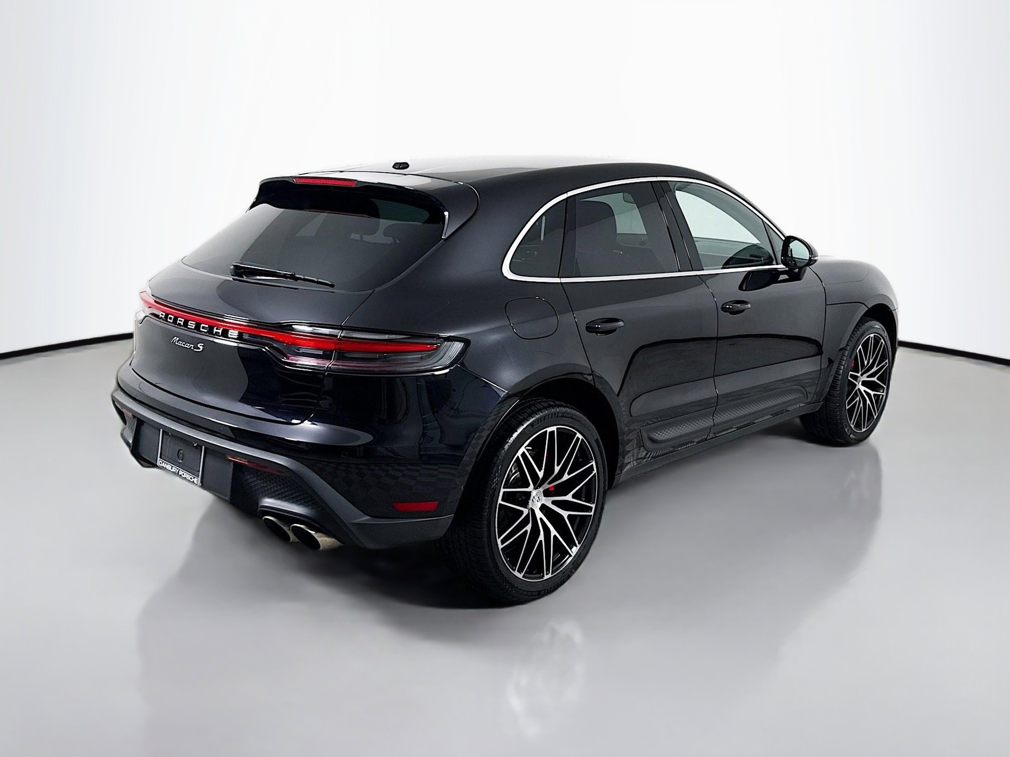 Certified 2022 Porsche Macan S image 9