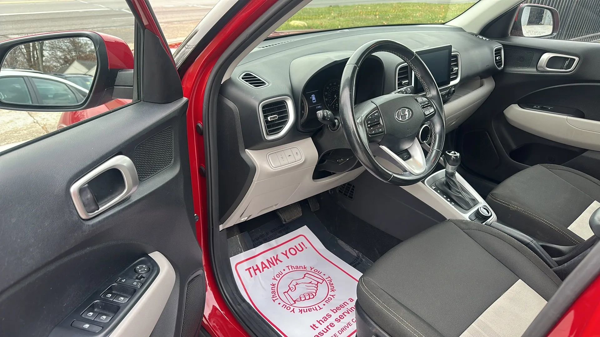 Used 2022 Hyundai Venue SEL image 9