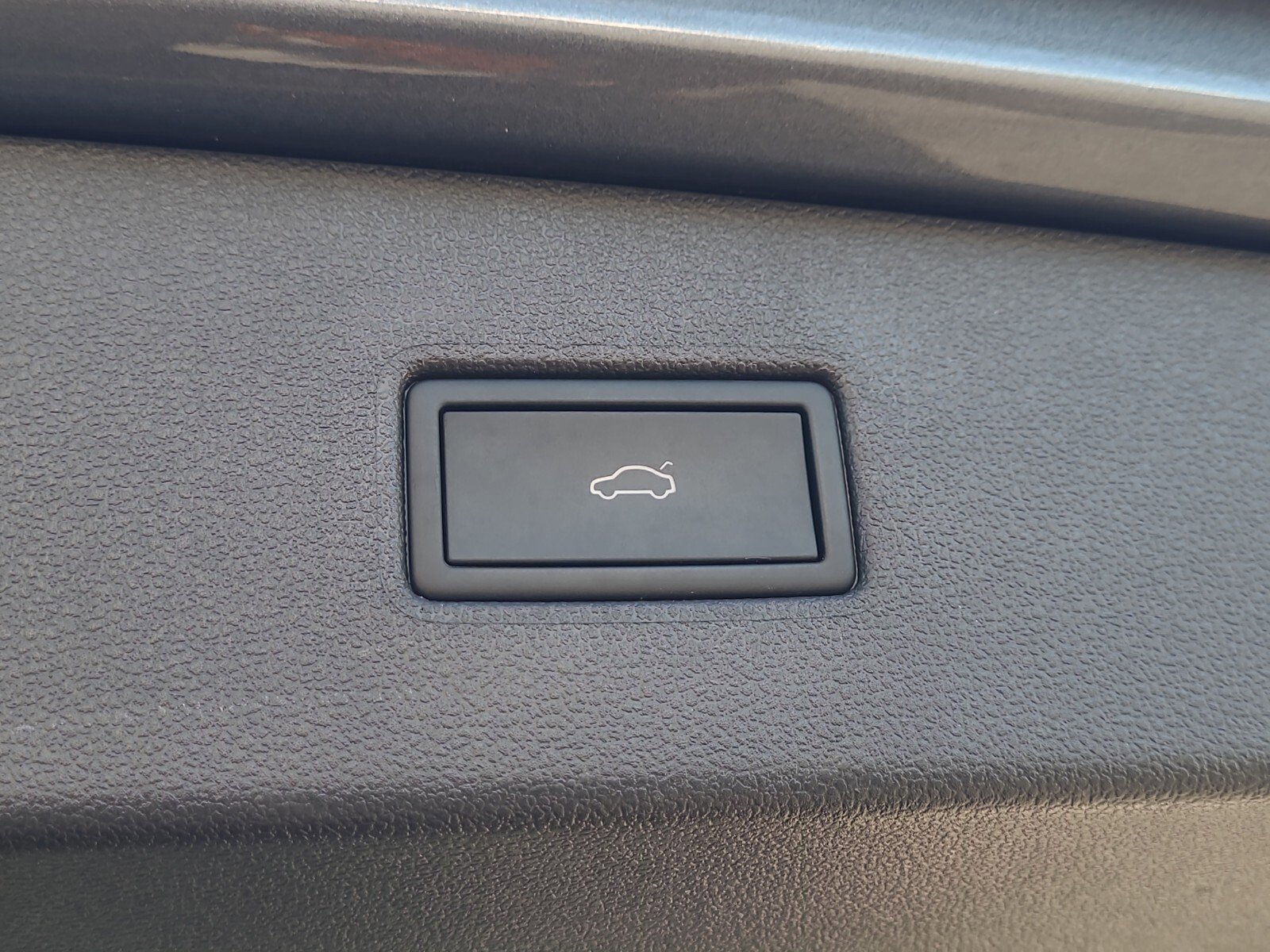 Used 2023 Volkswagen Tiguan SE R-Line image 26