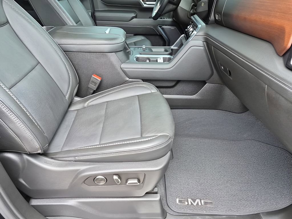 Used 2024 GMC Sierra 2500 Denali w/ Denali Reserve Package AWD/4WD image 17