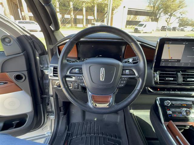 Used 2020 Lincoln Navigator Reserve w/ Luxury Package image 12