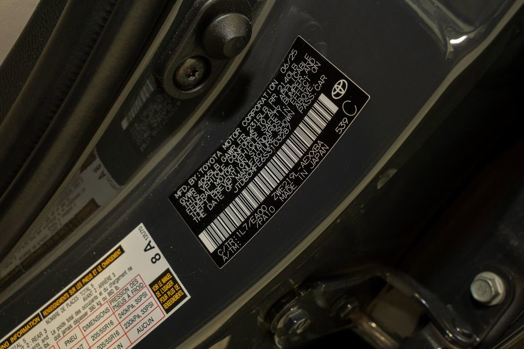 Used 2025 Toyota Corolla XLE image 21