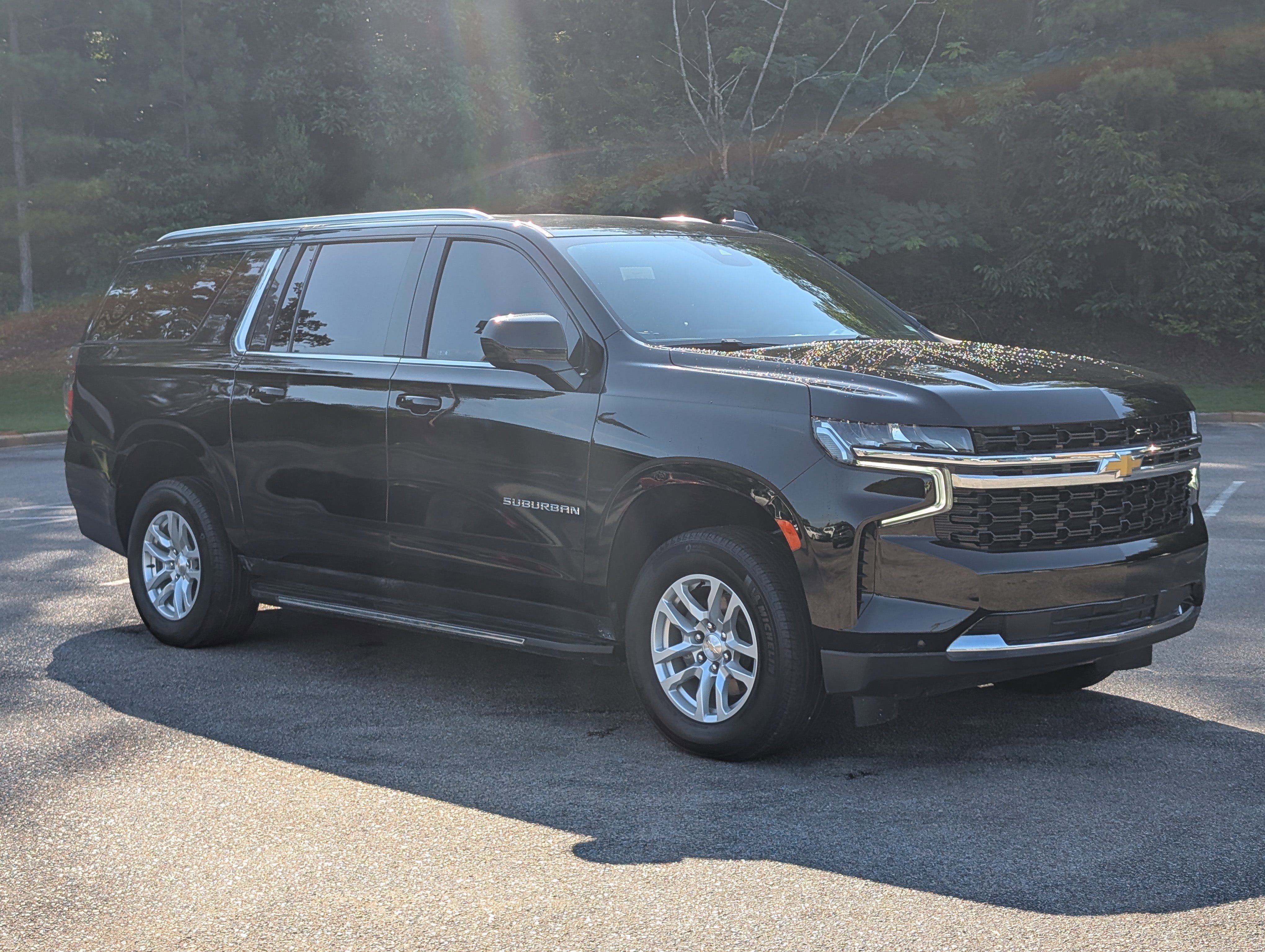 Used 2024 Chevrolet Suburban LS RWD image 11