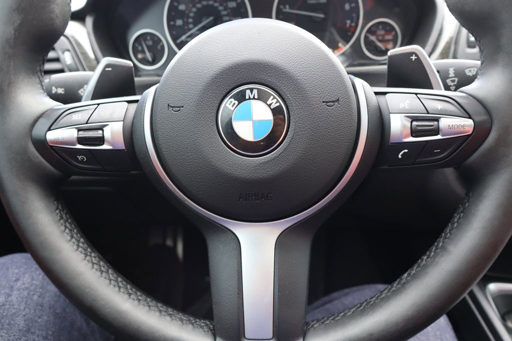 Used 2015 BMW 328i xDrive Sedan AWD/4WD image 32