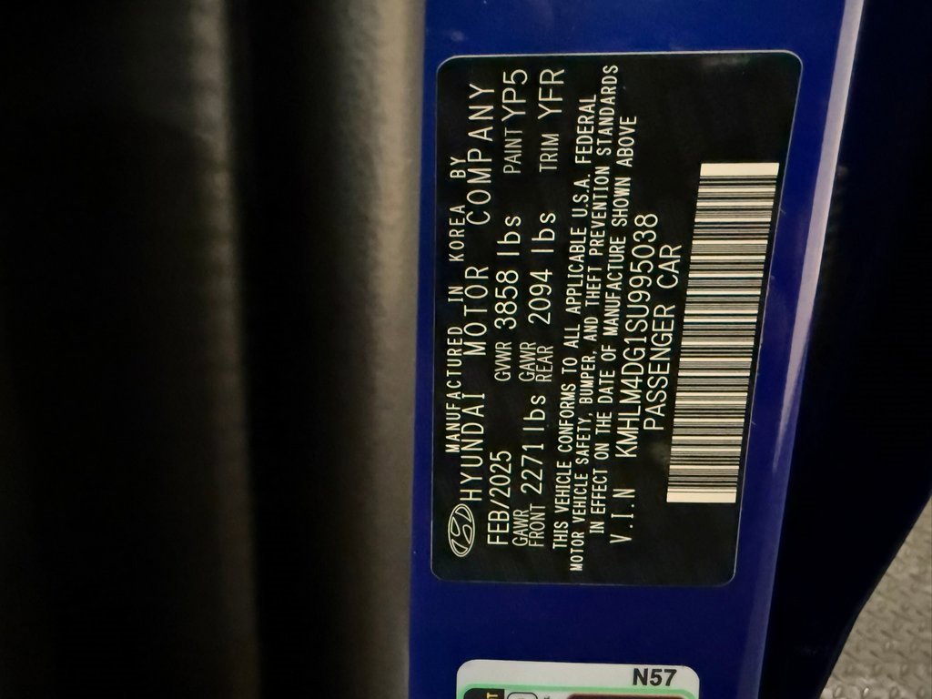 Certified 2025 Hyundai Elantra Sport image 42