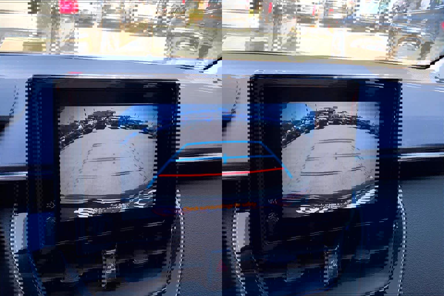 Used 2023 Toyota Corolla LE image 28