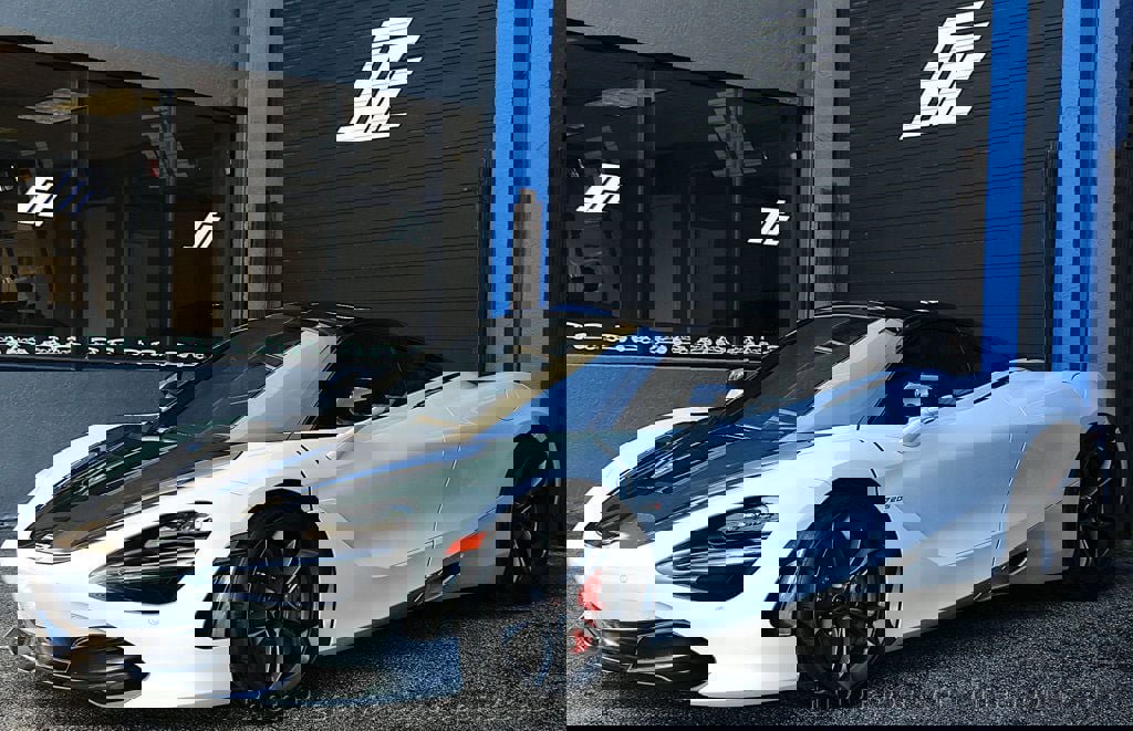 Used 2018 McLaren 720S Luxury RWD image 4