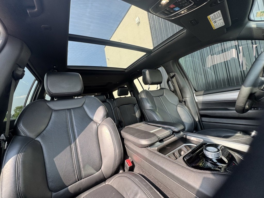 Used 2024 Jeep Wagoneer Series II image 20