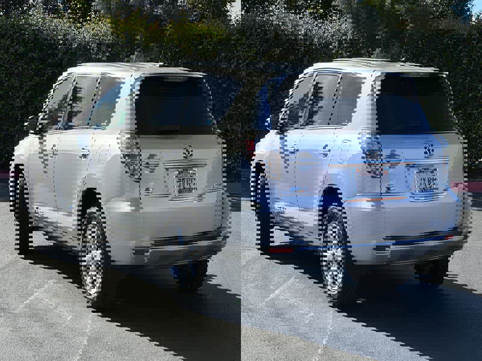 Used 2014 Toyota RAV4 EV image 4