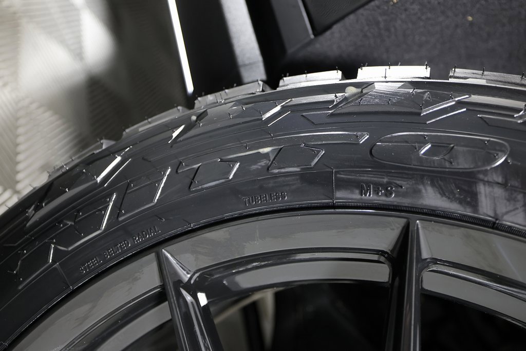 Used 2026 Cadillac Escalade ESV Platinum Luxury w/ LPO, Floor Liner Package image 49