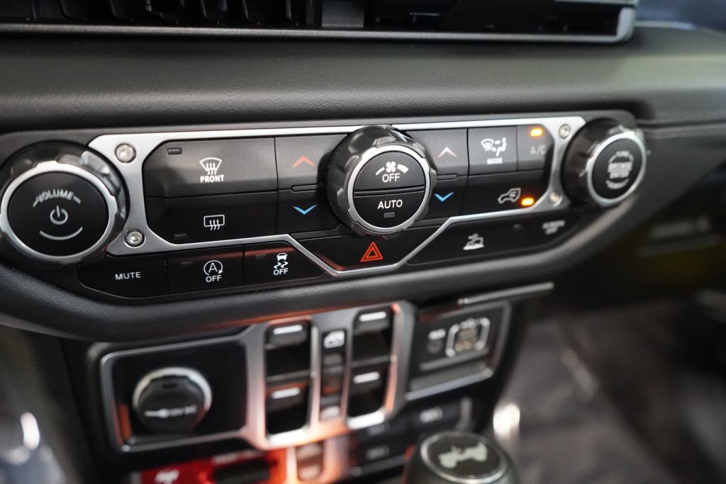 Used 2024 Jeep Wrangler Unlimited Rubicon AWD/4WD image 33