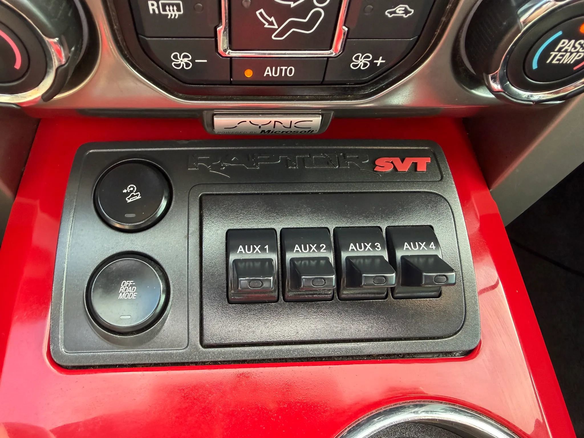 Used 2013 Ford F150 Raptor w/ Luxury Equipment Group AWD/4WD image 21