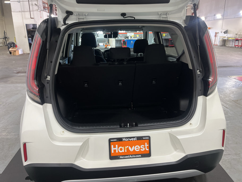 Used 2023 Kia Soul LX FWD image 27
