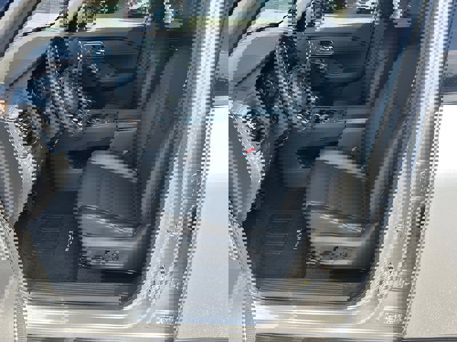 Used 2021 Nissan Rogue SV w/ Premium Package image 9